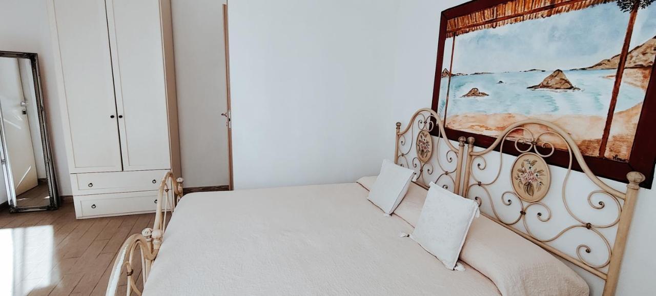 サン・パンタレオ La Porta Sulla Costa Bed & Breakfast エクステリア 写真