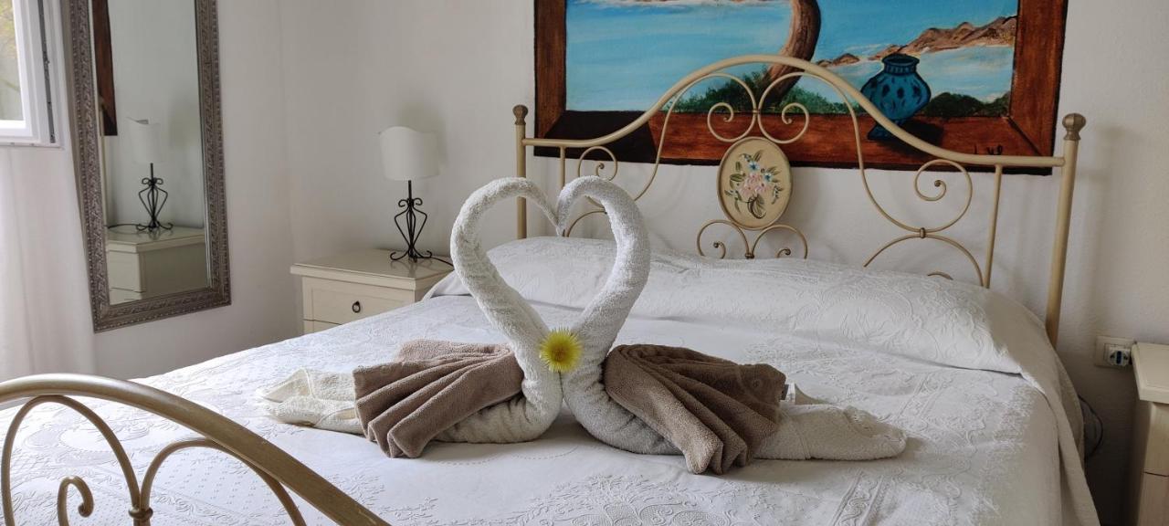 サン・パンタレオ La Porta Sulla Costa Bed & Breakfast エクステリア 写真