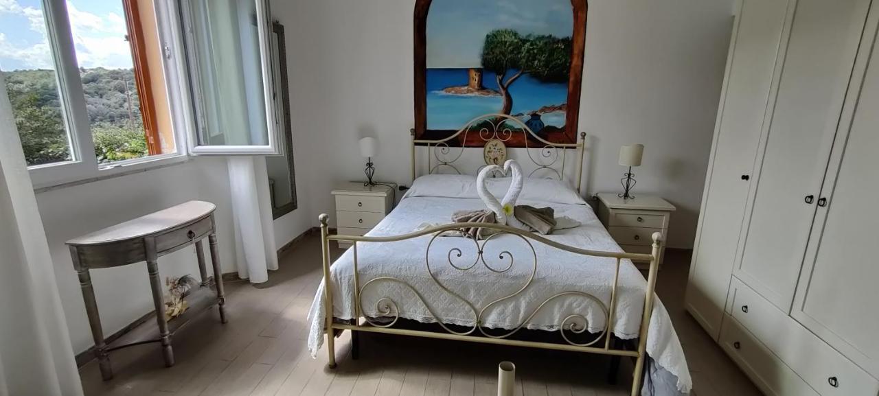 サン・パンタレオ La Porta Sulla Costa Bed & Breakfast エクステリア 写真