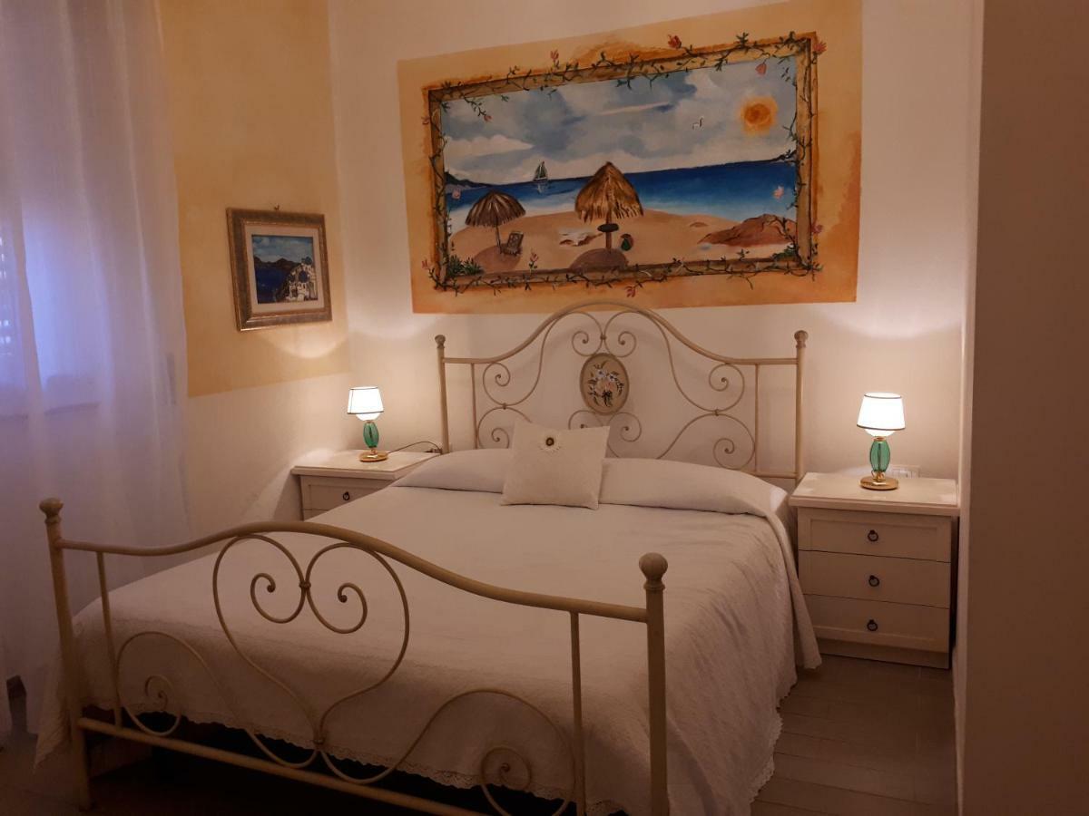サン・パンタレオ La Porta Sulla Costa Bed & Breakfast エクステリア 写真